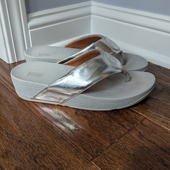 Fitflop Women's Silver Delmelza Flip Flop Sandals Logo Size 8 - Picture 1 of 8
